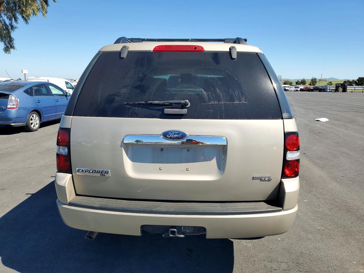2007 Ford Explorer VIN 1FMEU73E17UB74359 photo 6