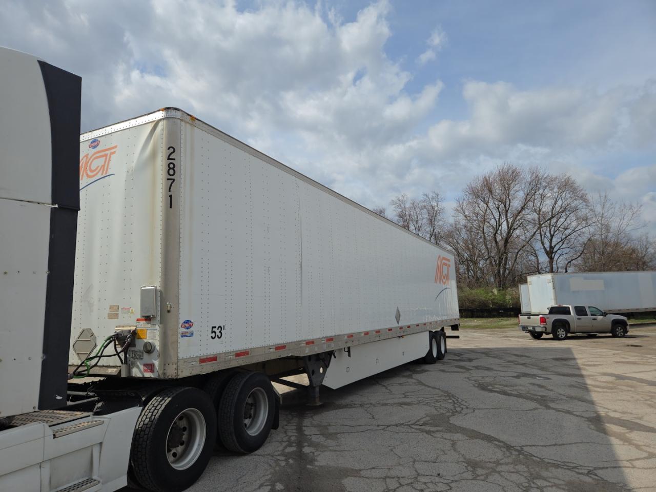 2017 UTIL Dry van tr VIN 1UYVS2533HP863135 photo 2