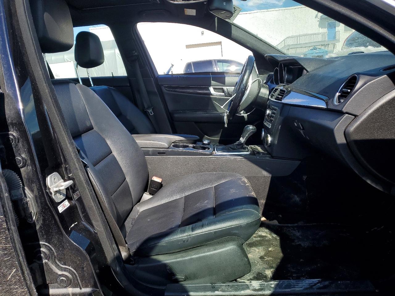2013 Mercedes-Benz C class VIN WDDGF8AB6DA769216 photo 7