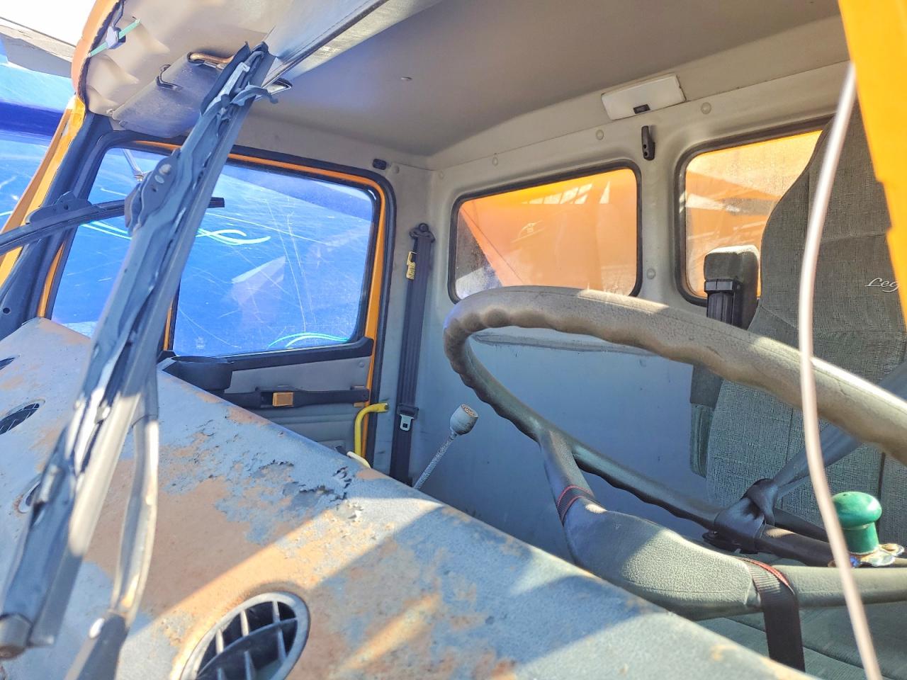 2000 FREIGHTLINER All other VIN 1FV6HFAB4YHA74743 photo 5