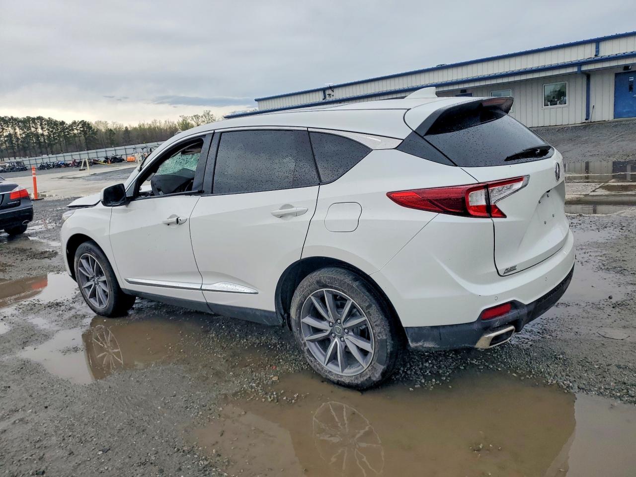2023 Acura Rdx VIN 5J8TC2H5XPL010335 photo 2