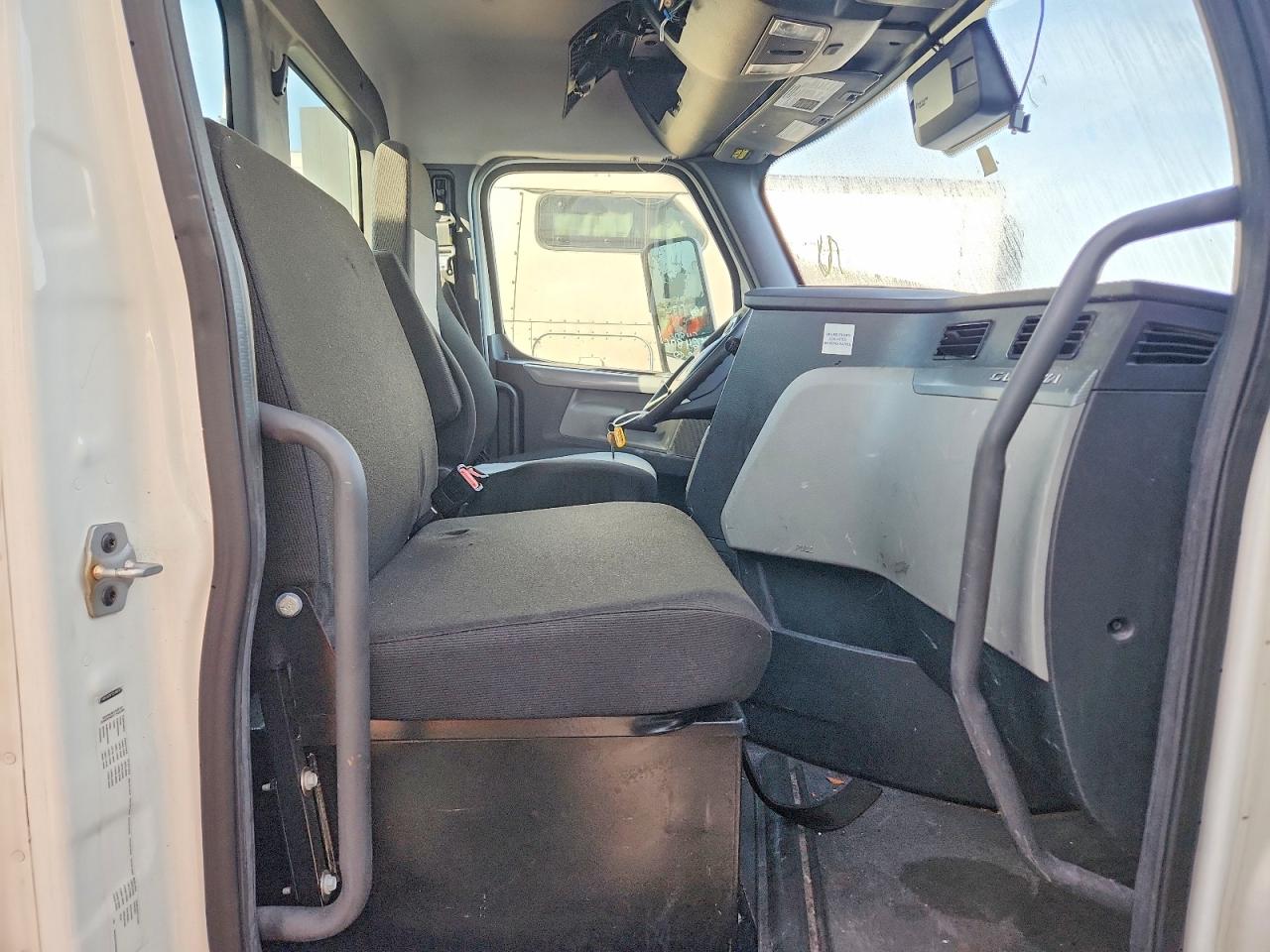 2022 FREIGHTLINER All other VIN 3AKJHLDV0NSMS8769 photo 6