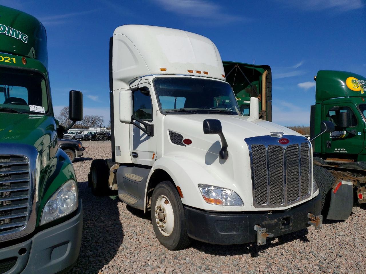 2017 PETERBILT All models VIN 1XPBA48X8HD429002 photo 1
