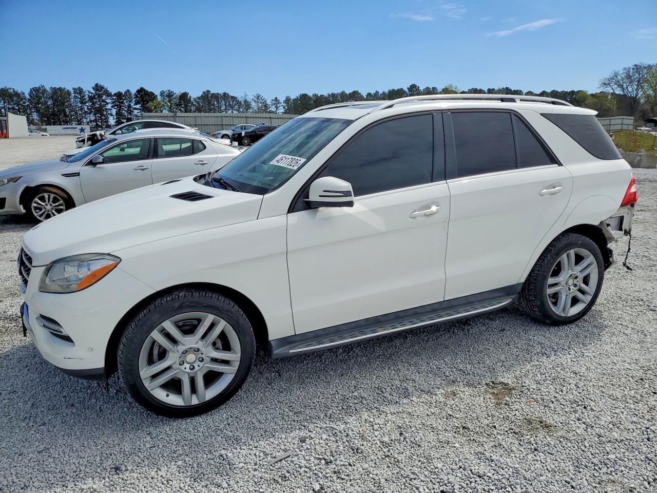 2015 Mercedes-Benz M-class VIN 4JGDA5JB1FA530083 photo 1