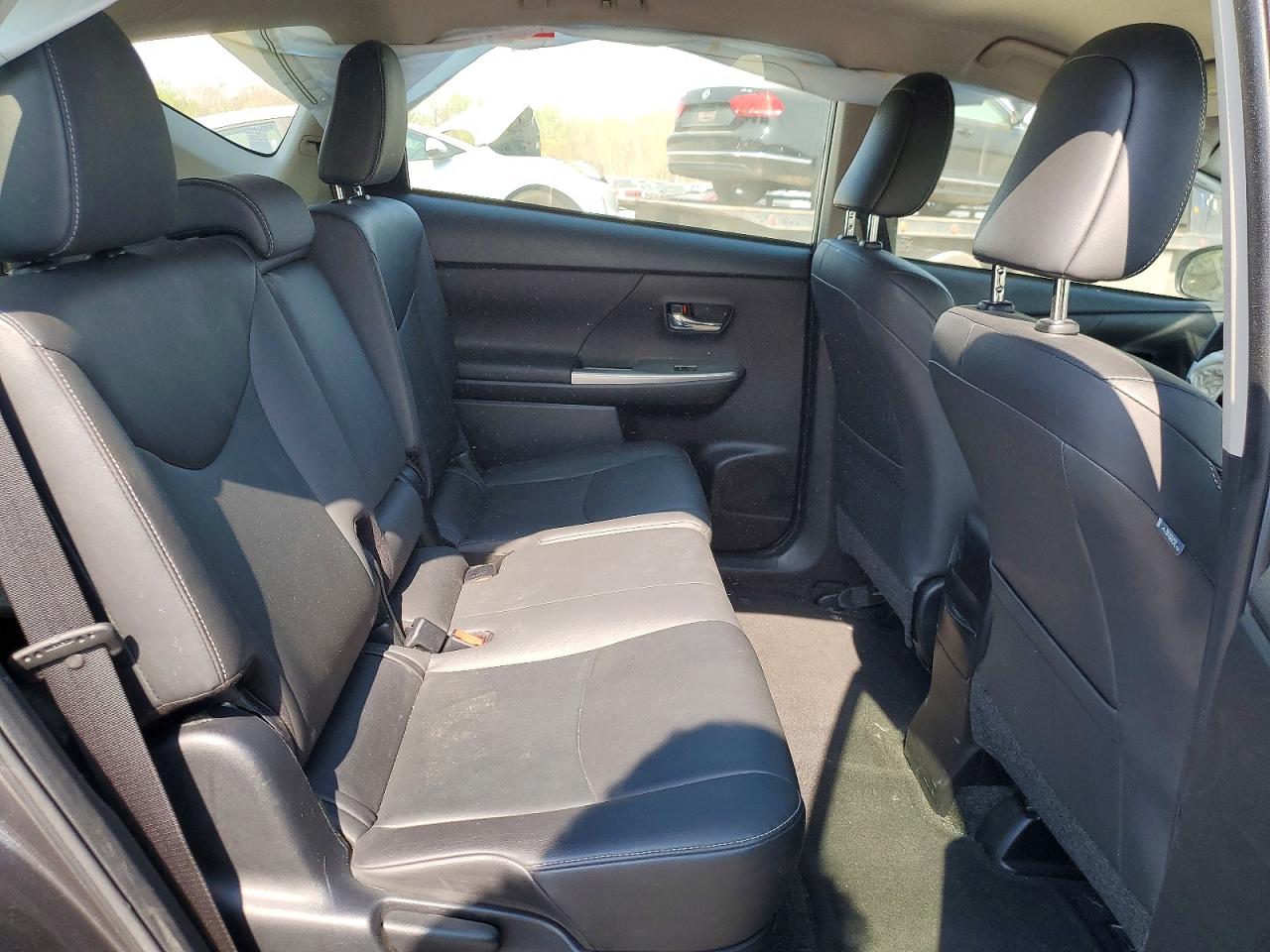2015 Toyota Prius v fo VIN JTDZN3EU9FJ038139 photo 10