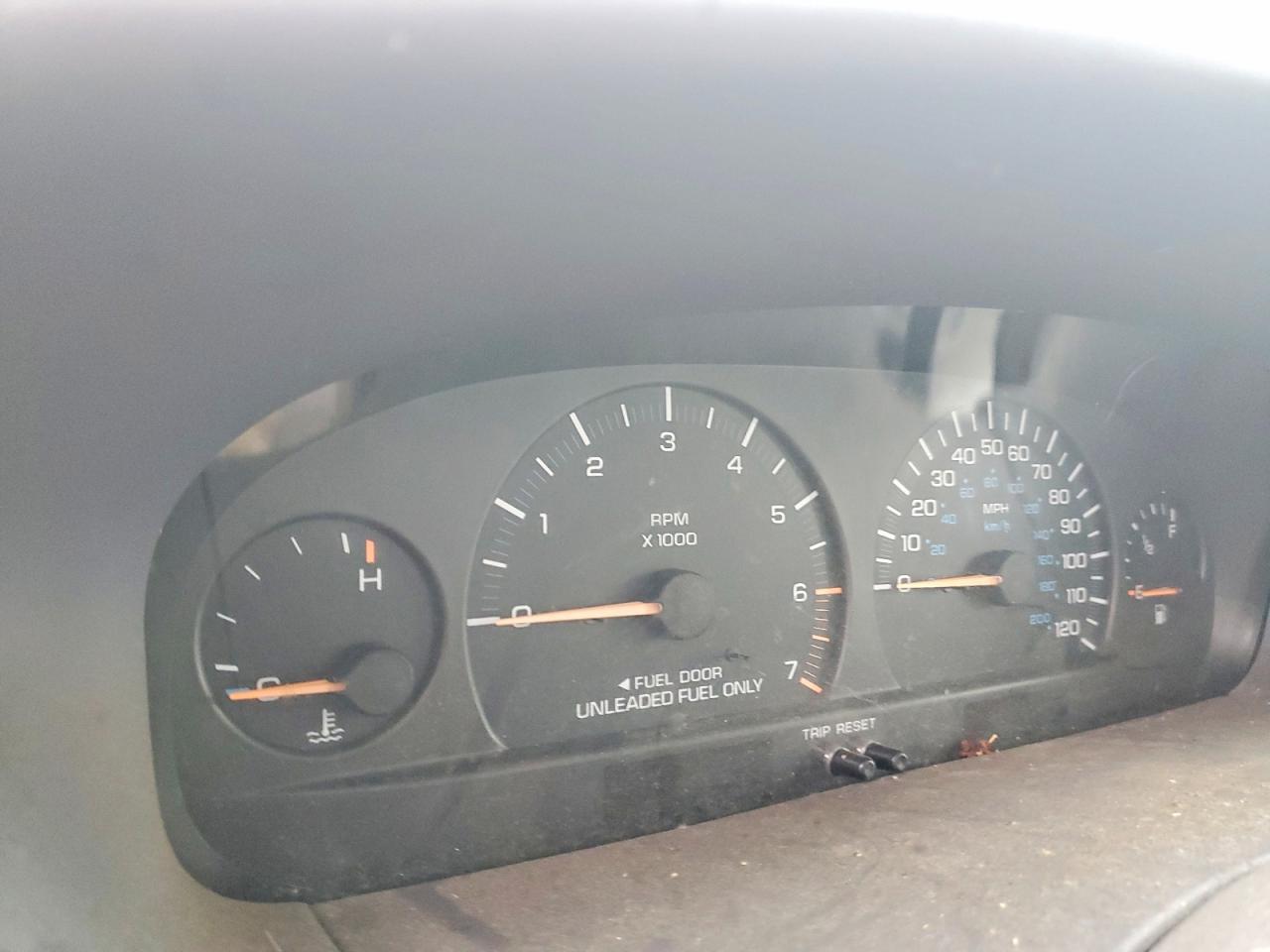 1998 Chrysler Minivan VIN 1C4GP64L4WB510270 photo 9