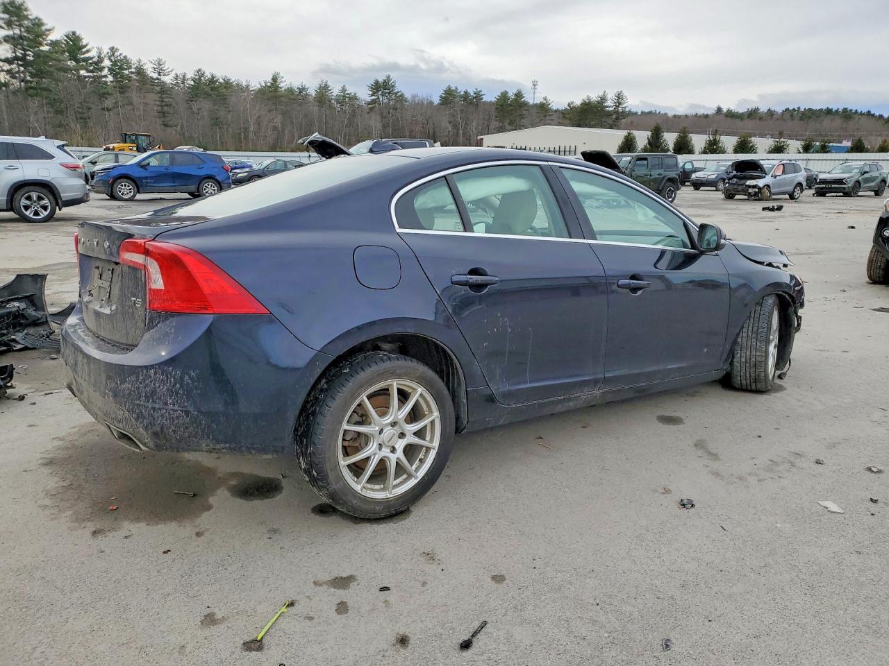 2016 Volvo S60 VIN YV126MFK1G2411536 photo 3