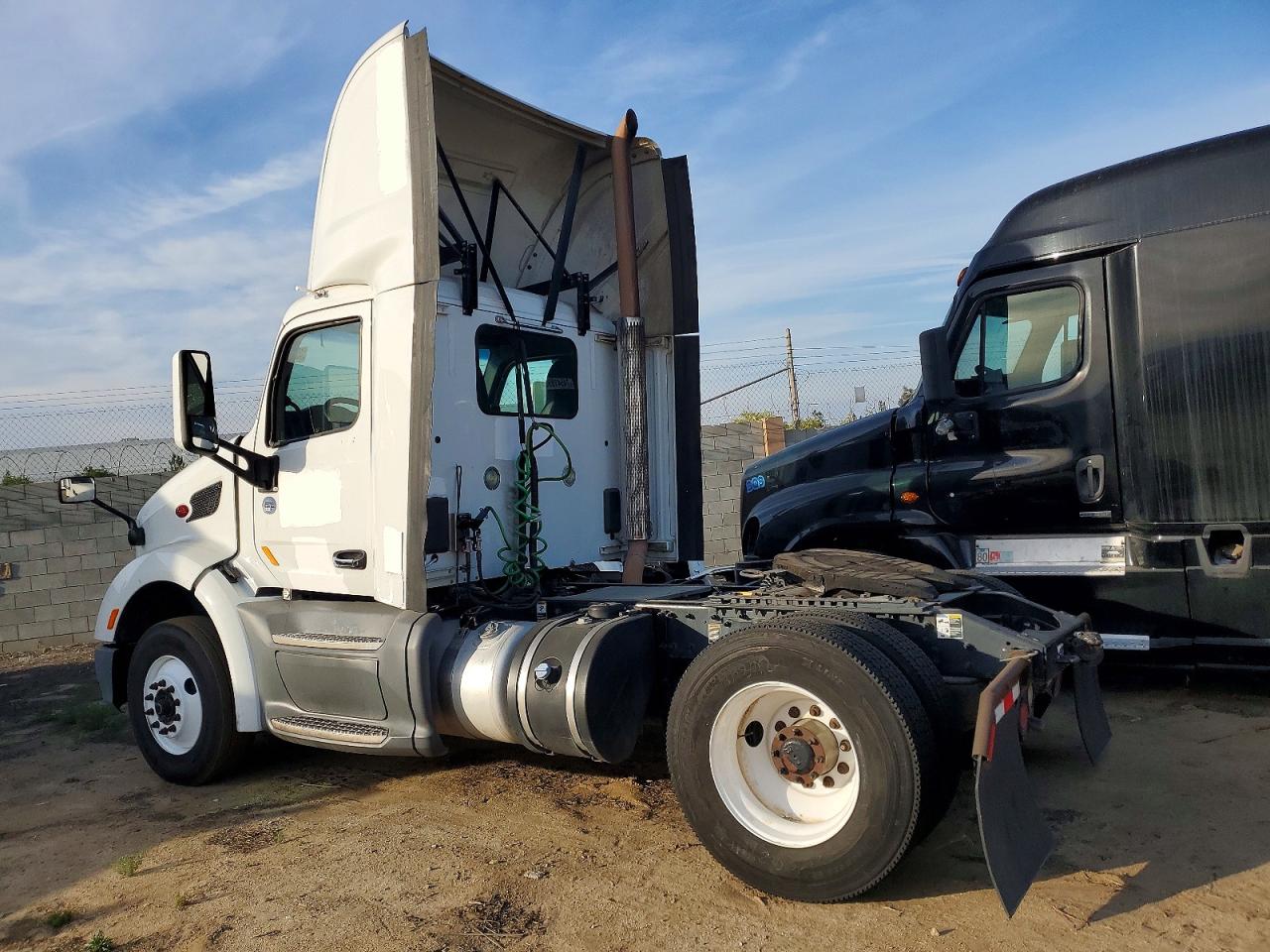 2016 PETERBILT All other VIN 1XPBA48X7GD339533 photo 3