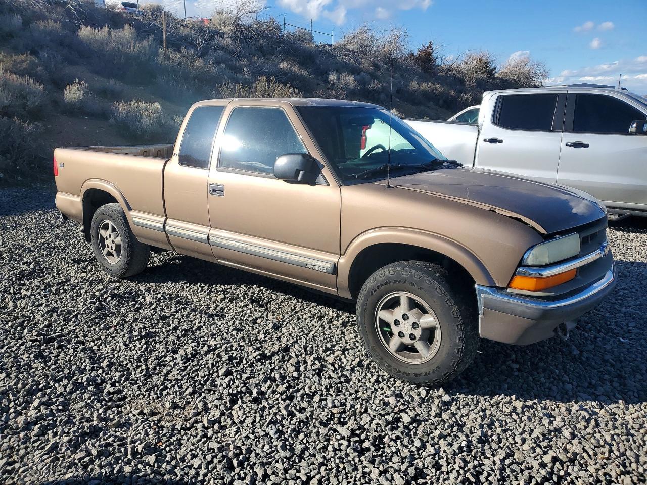 2003 CHEV S10 VIN 1GCDT19X938187100 photo 4