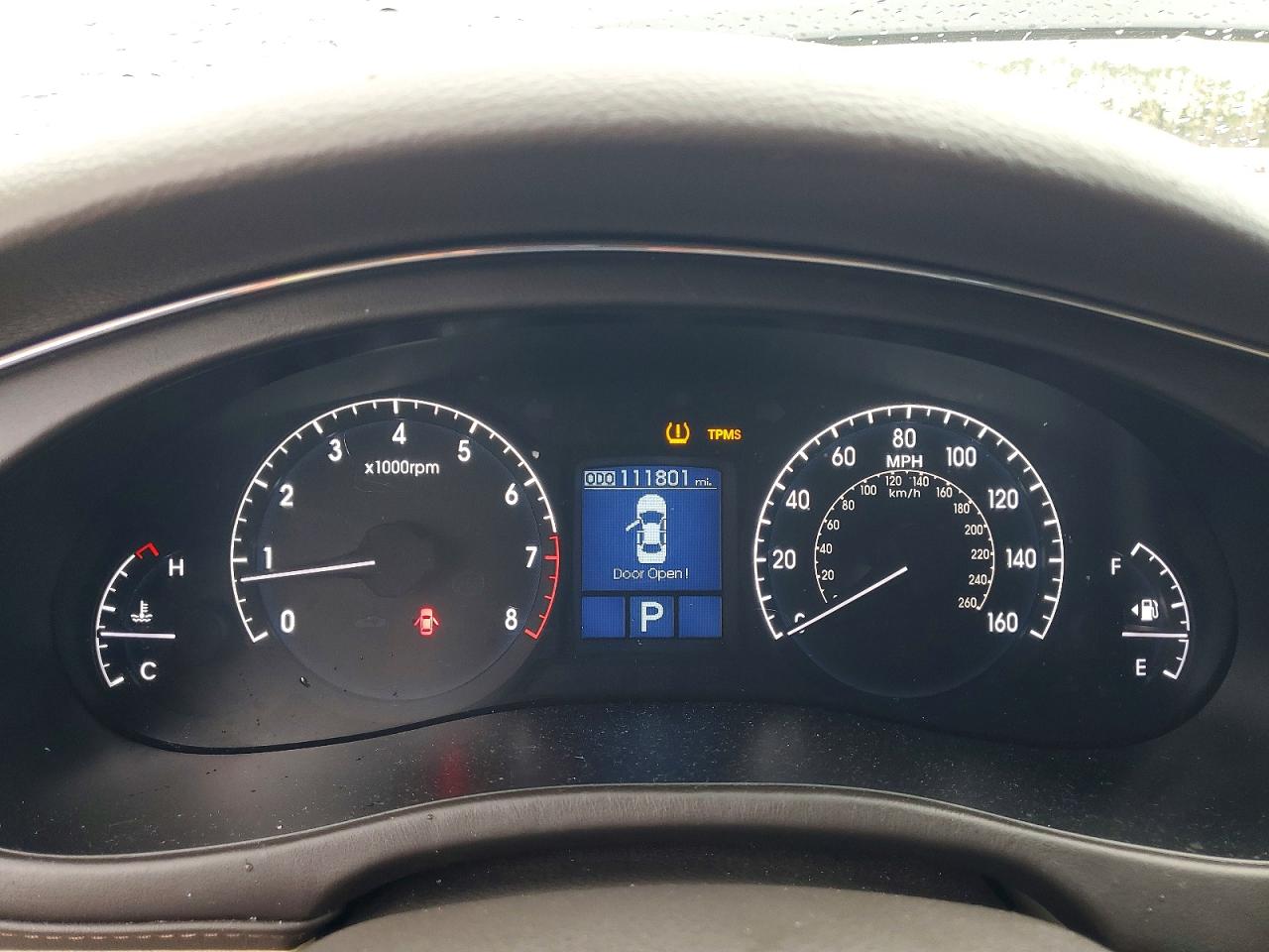 2011 Hyundai Genesis VIN KMHGC4DF0BU133621 photo 9