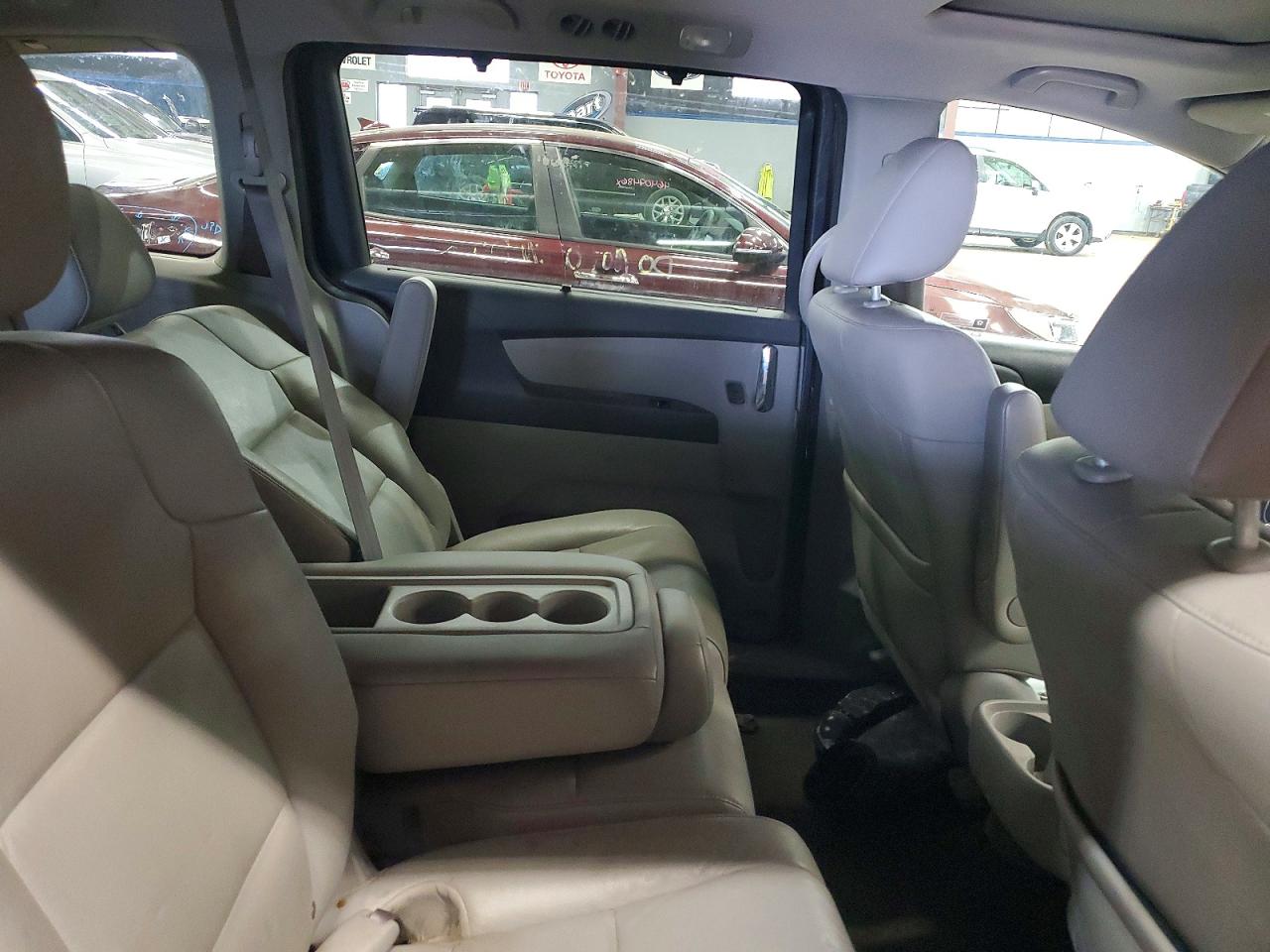 2017 Honda Odyssey VIN 5FNRL5H62HB014709 photo 11