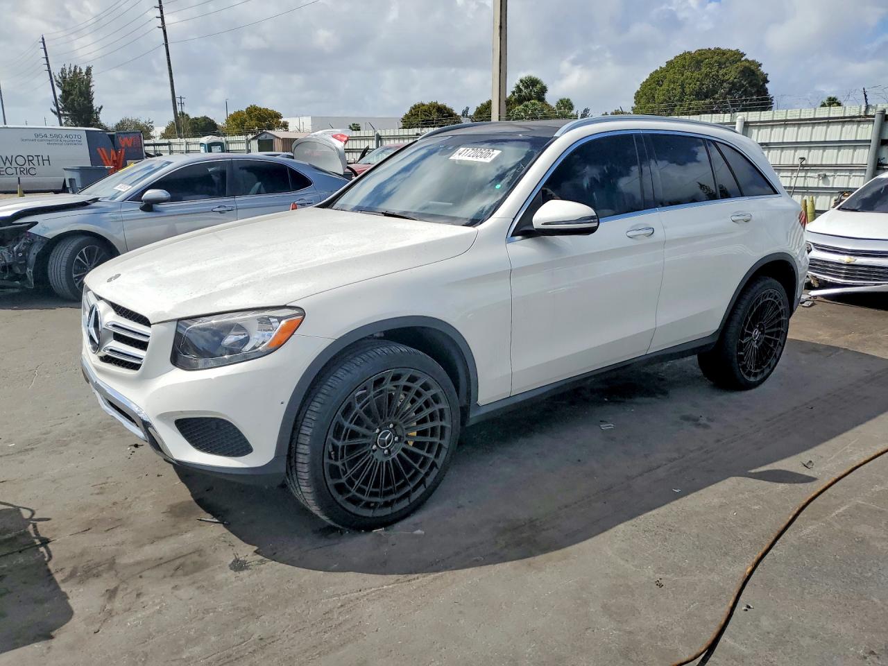 2018 Mercedes-Benz Glc class VIN WDC0G4JB2JV037391 photo 1