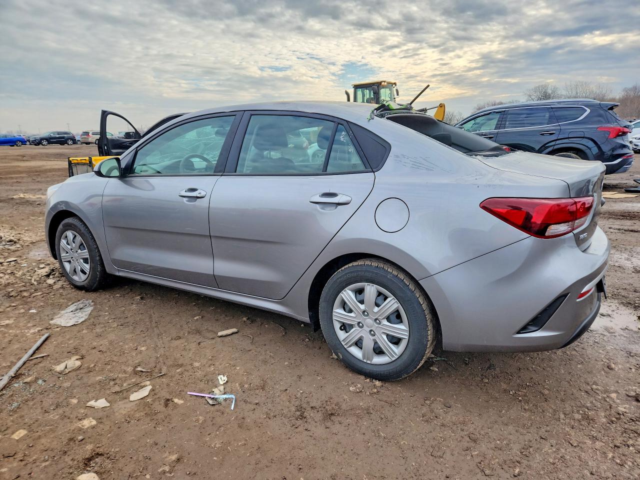 2023 Kia Rio VIN 3KPA24AD1PE588211 photo 2