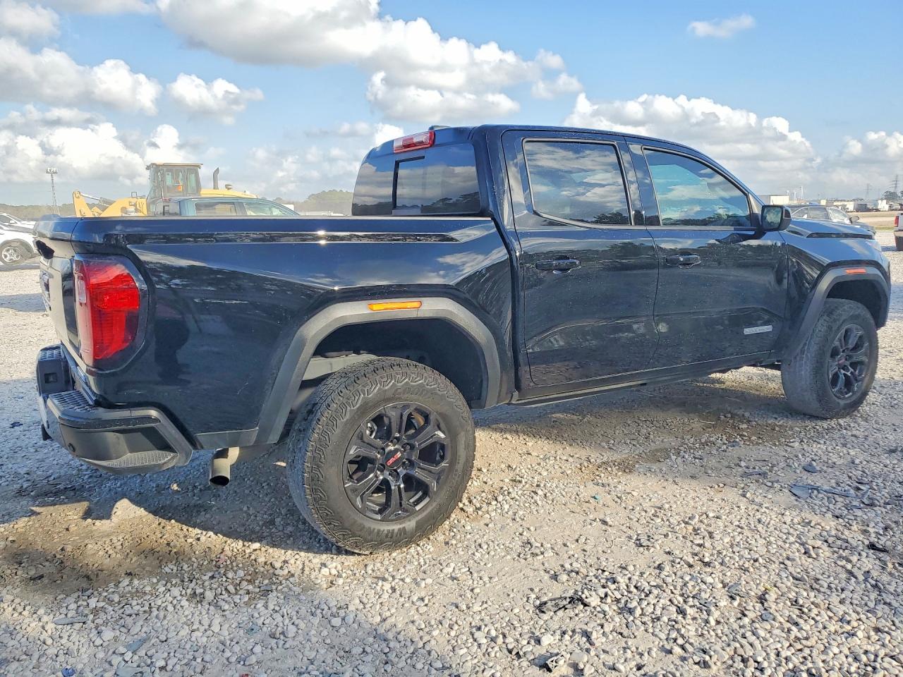 2025 GMC Canyon VIN 1GTP1BEK2S1111437 photo 3