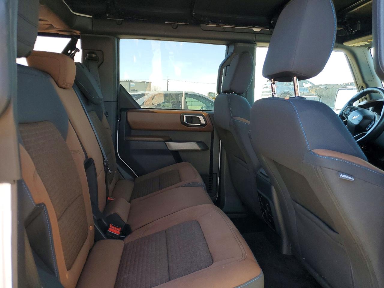 2023 Ford Bronco VIN 1FMDE5DHXPLB49763 photo 11