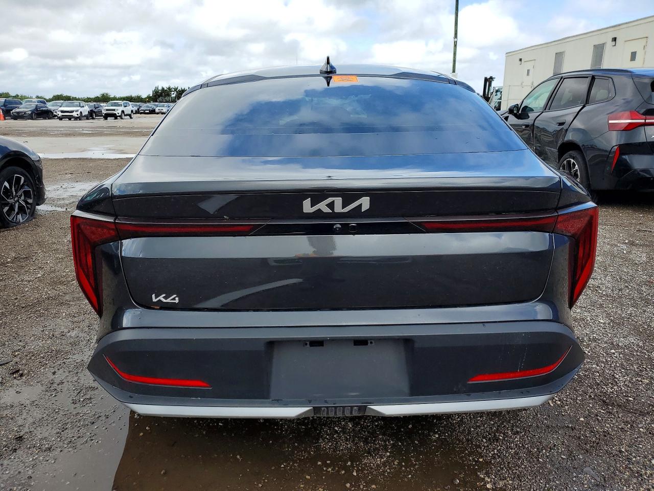 2025 Kia All other VIN 3KPFU4DE6SE211435 photo 6