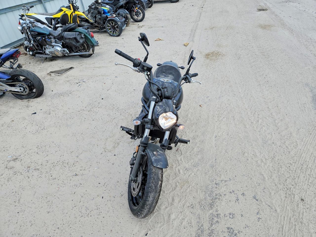 2026 Kawasaki Ninja 650 VIN JKAENEC1XTDA11140 photo 2