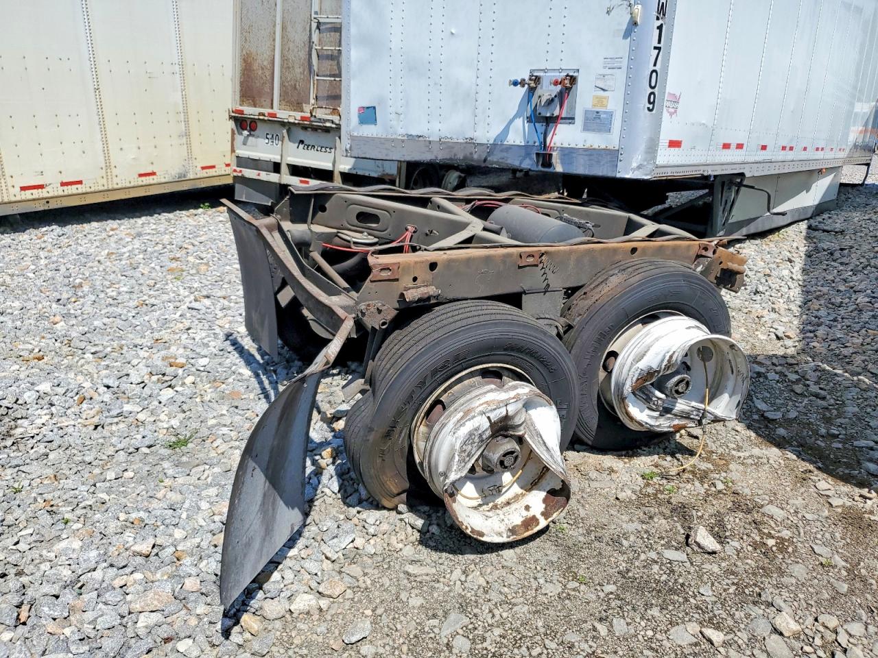 2017 WABASH All models VIN 1JJV532D3HL004506 photo 9