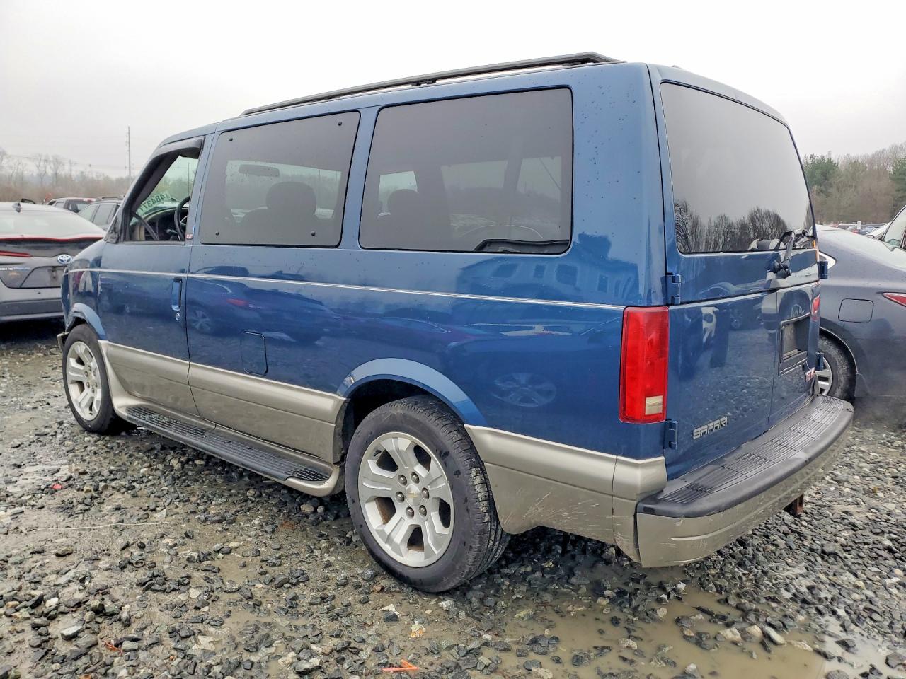 2005 GMC Safari VIN 1GKDM19XX5B504504 photo 2