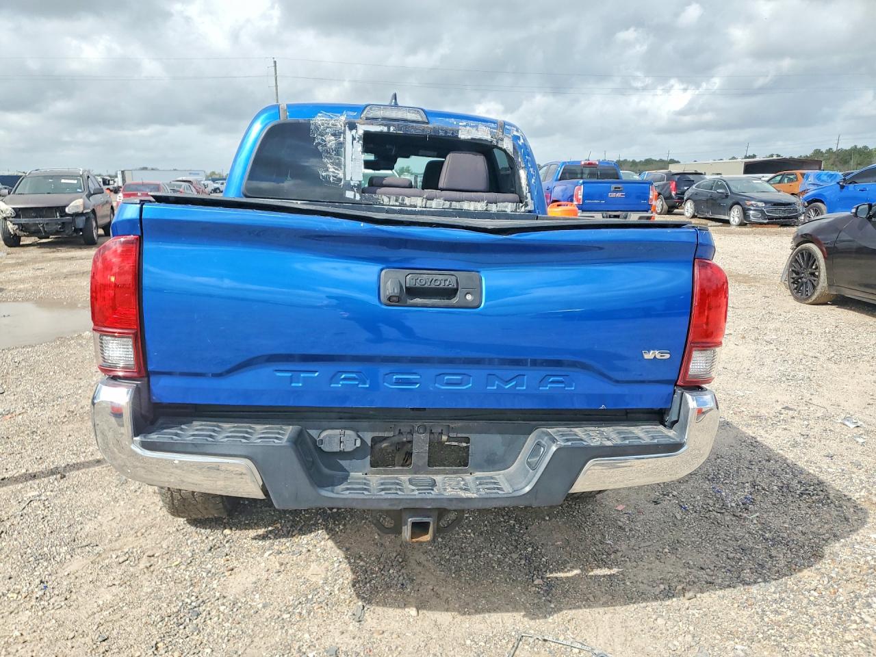 2018 Toyota Tacoma VIN 3TMCZ5AN9JM161150 photo 6