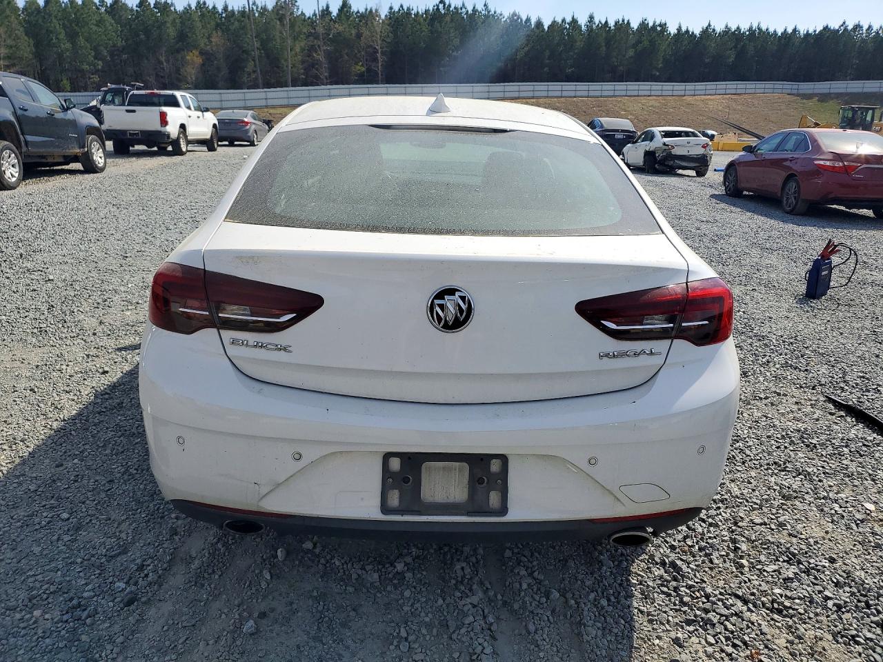 2018 Buick Regal VIN W04GP6SX5J1158962 photo 6
