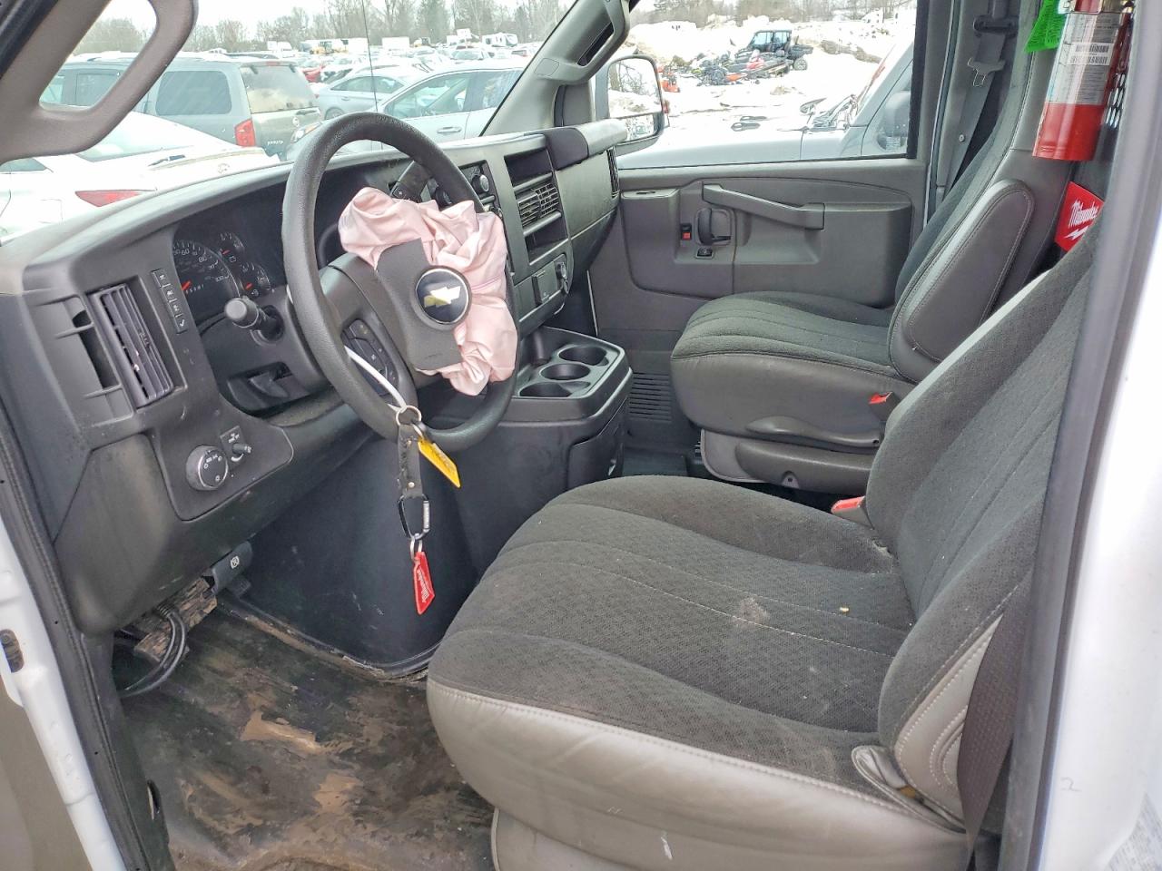2023 Chevy Express 2 VIN 1GCWGAFP8P1141872 photo 7