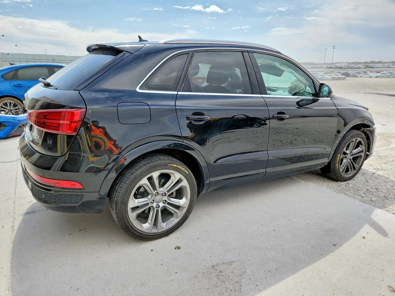 2018 AUDI Q3 VIN WA1JCCFS7JR031081 photo 3