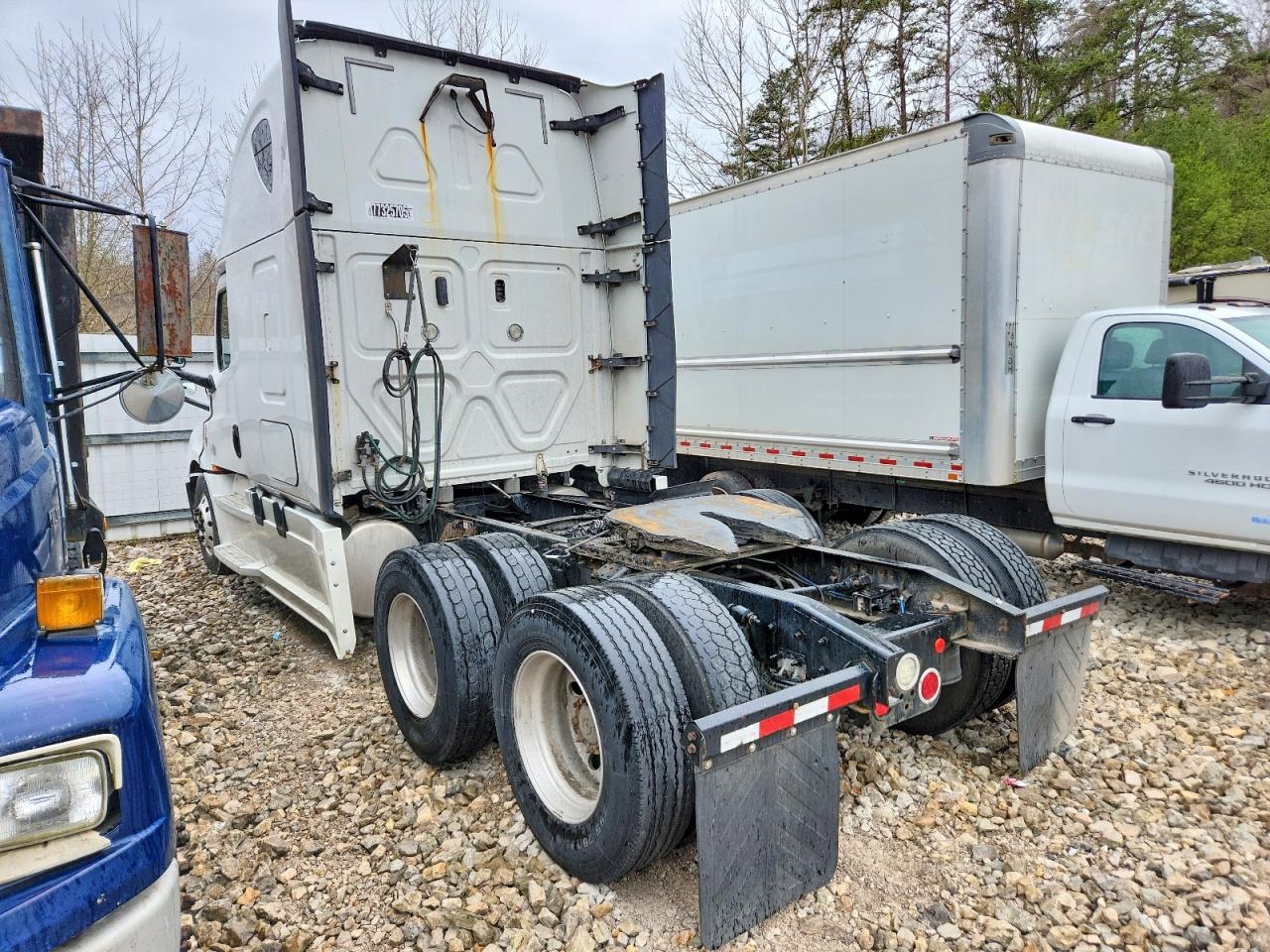 2018 FREIGHTLINER All other VIN 3AKJHHDR9JSJJ0840 photo 3