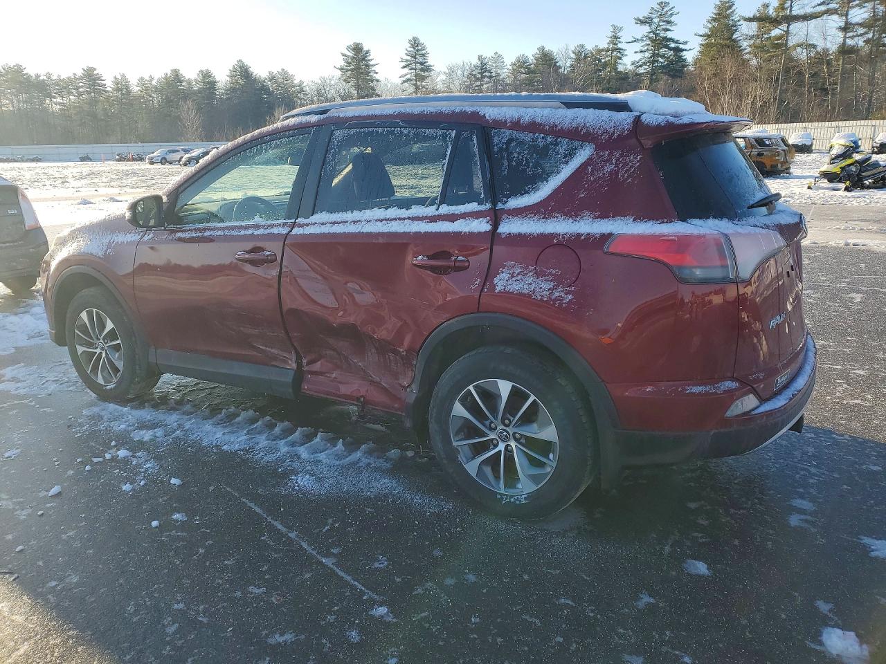 2018 Toyota Rav4 VIN JTMRJREV4JD173625 photo 2