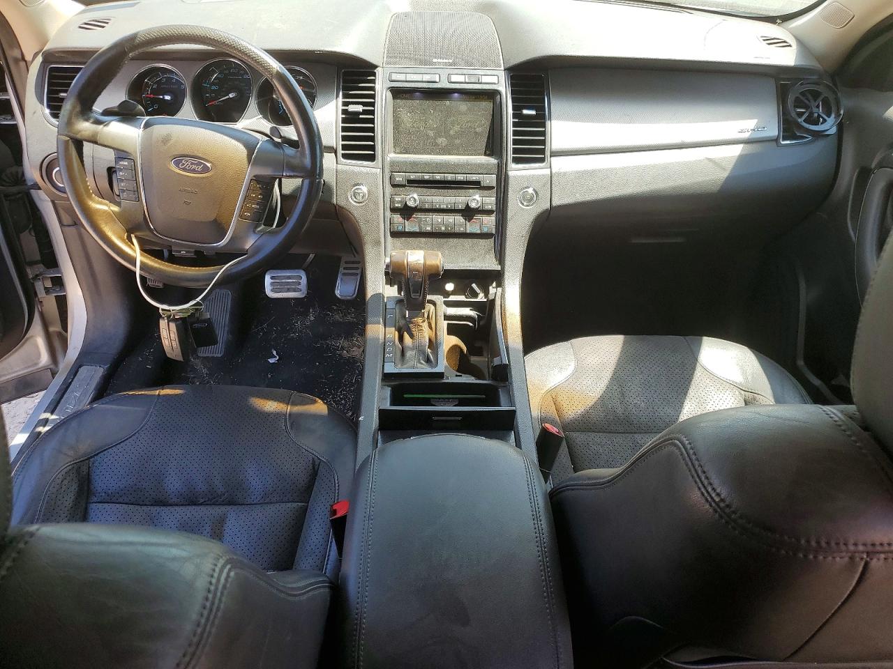 2010 Ford Taurus VIN 1FAHP2KT5AG118075 photo 8