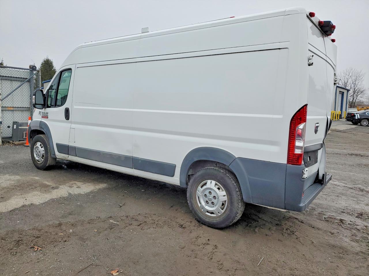 2017 Ram Promaster VIN 3C6TRVDG3HE539391 photo 2