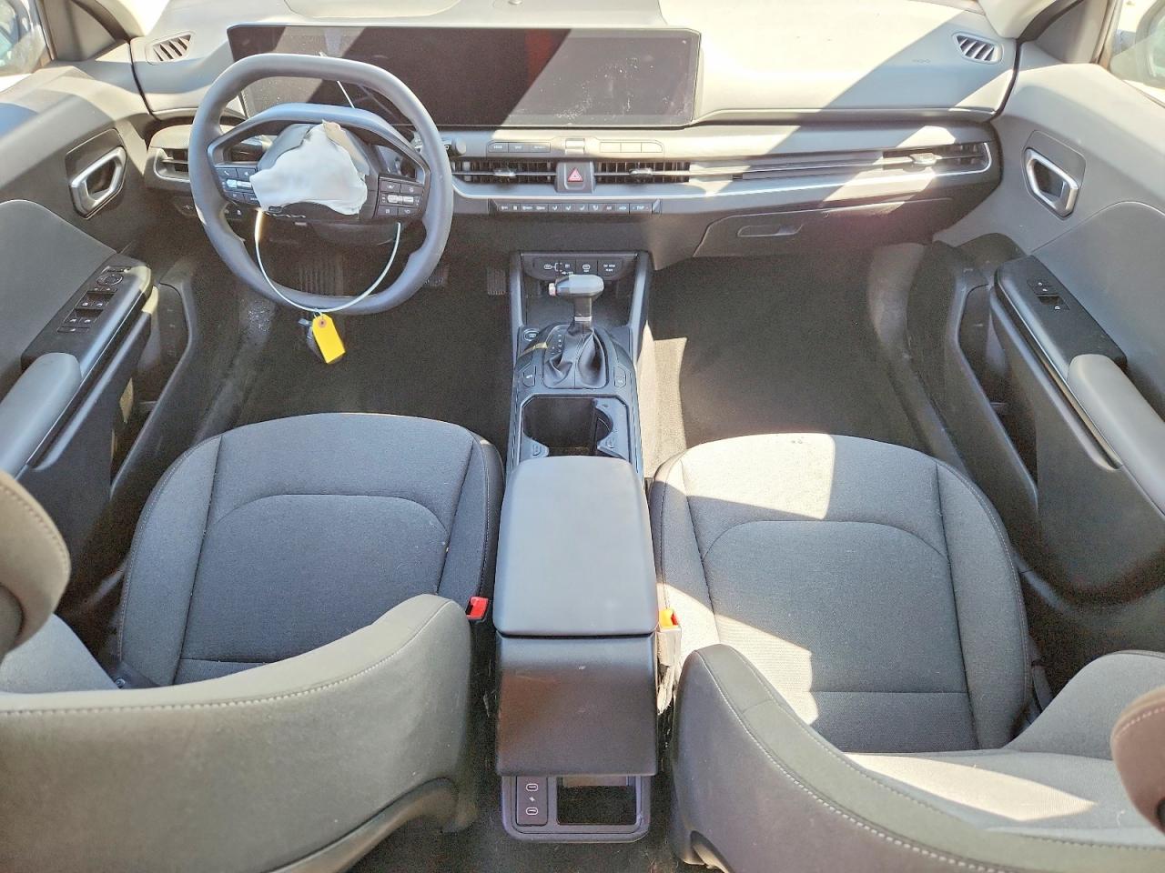 2025 Kia All other VIN 3KPFT4DE1SE200538 photo 8