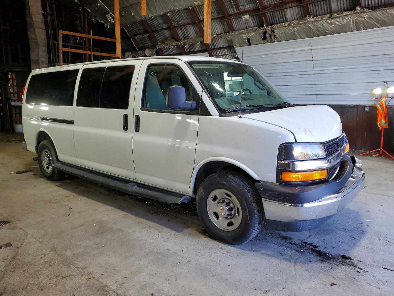 2025 Chevrolet Express VIN 1GAZGPFP2S1228958 photo 4