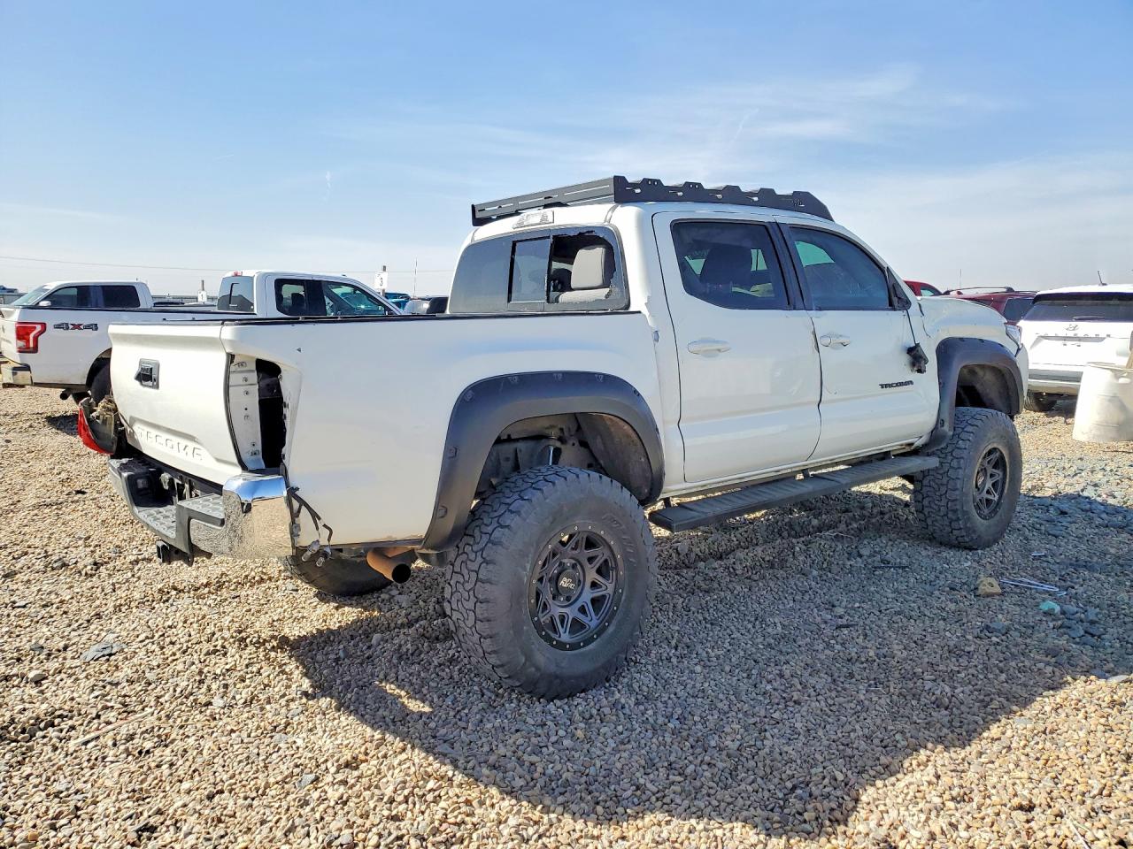 2019 Toyota Tacoma VIN 3TMAZ5CN3KM110829 photo 3
