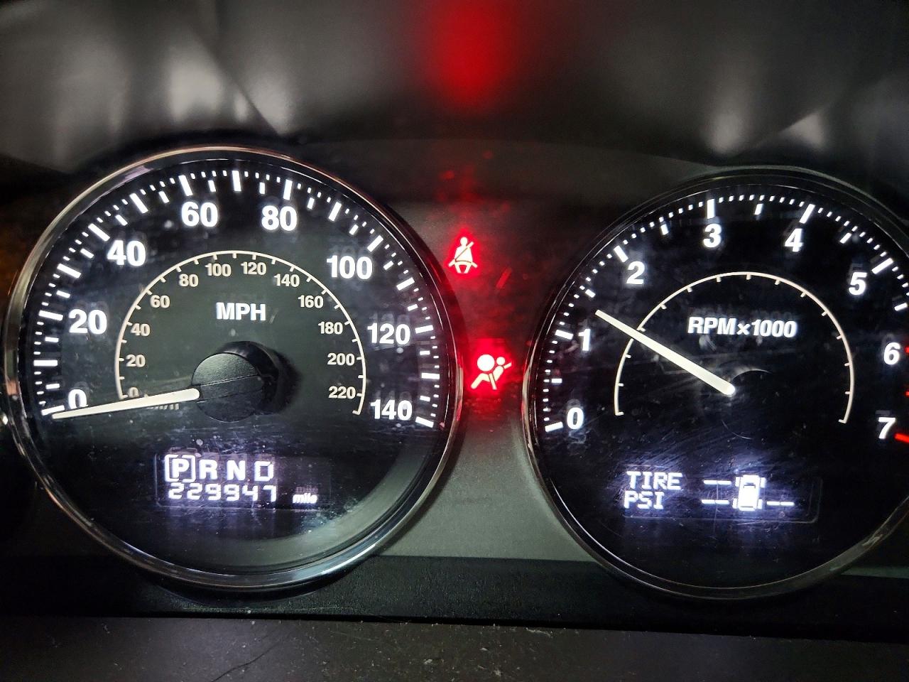 2008 Jeep Commander VIN 1J8HH58208C111519 photo 9
