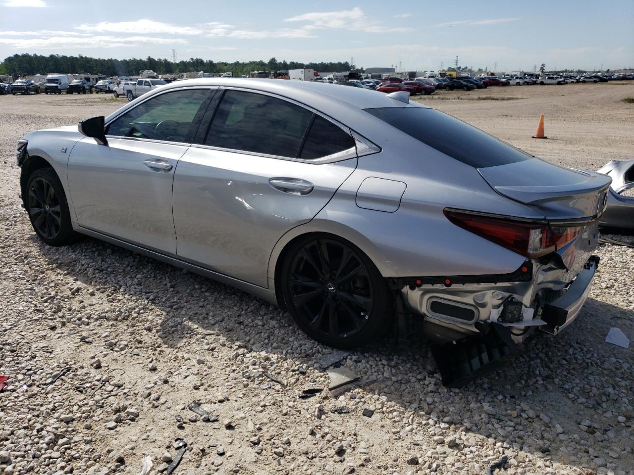 2022 Lexus ES350 VIN 58AGZ1B17NU112587 photo 2