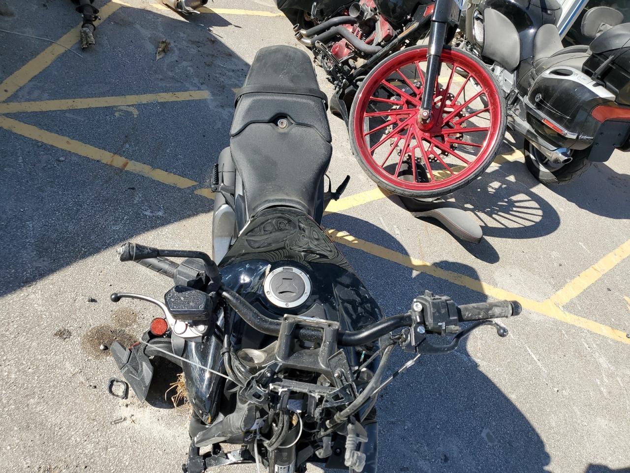 2022 HONDA Cb cycle VIN JH2SC8011NK400109 photo 5