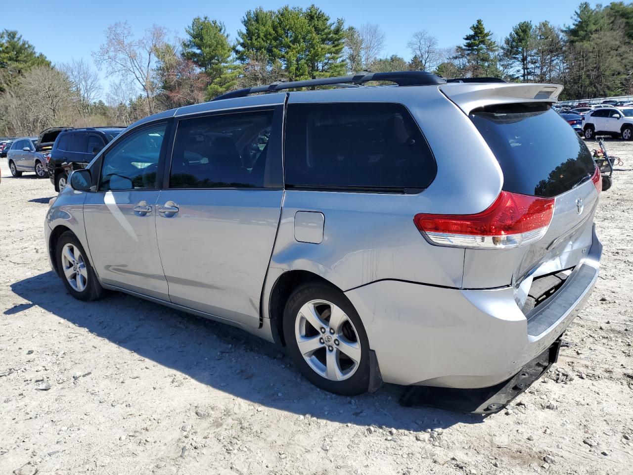 2013 TOYOTA Sienna le VIN 5TDKK3DCXDS364129 photo 2