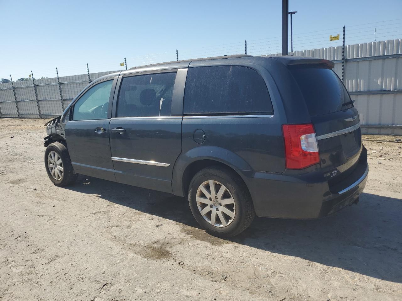 2013 CHRYSLER Town & country VIN 2C4RC1BG9DR675338 photo 2