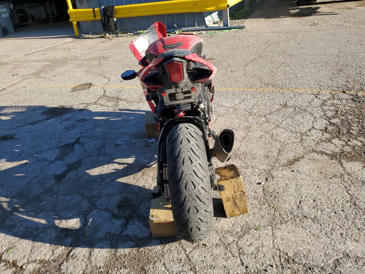 2019 YAMAHA YZFR1 VIN JYARN39EXKA004445 photo 4