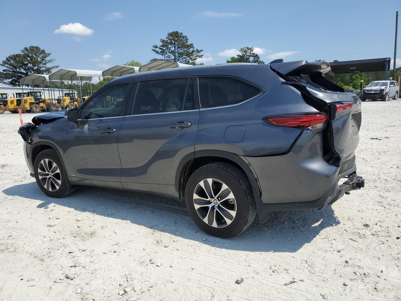 2023 Toyota Highlander VIN 5TDKBRCH6PS134544 photo 2