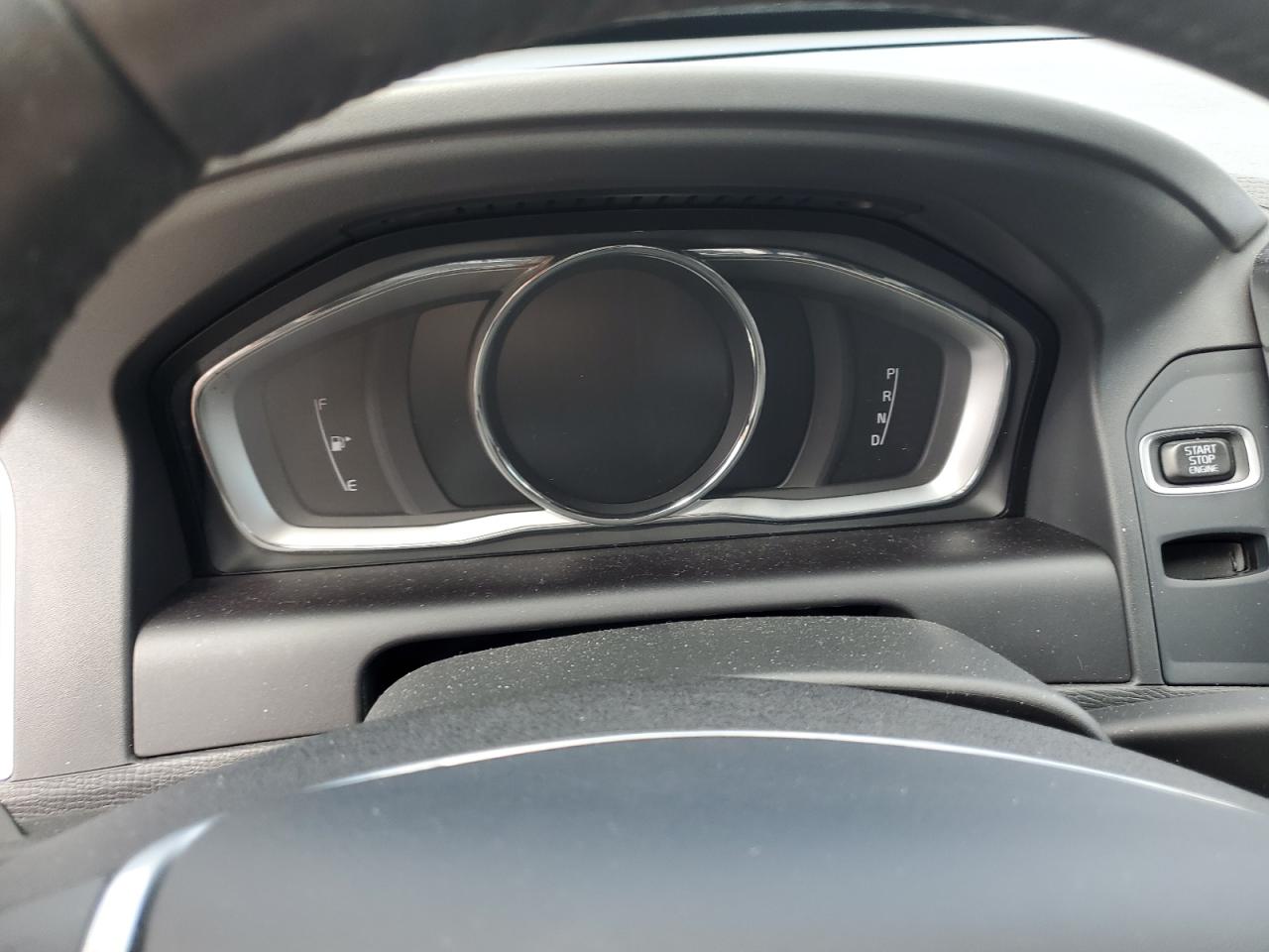 2017 VOLVO Xc60 VIN YV449MRRXH2042236 photo 9