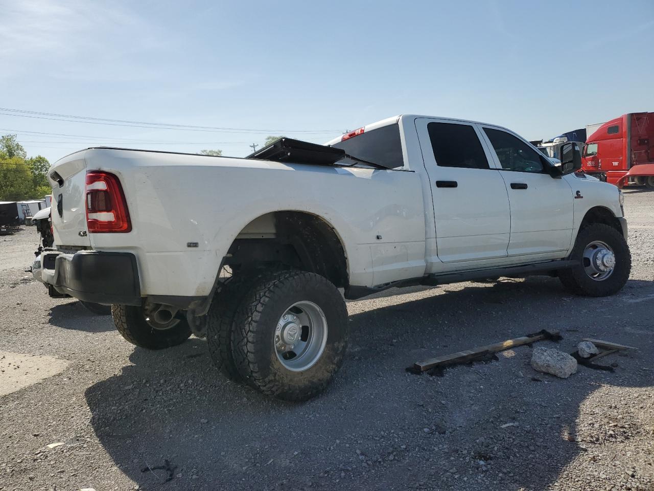 2023 RAM 3500 VIN 3C63RRGL8PG595796 photo 3