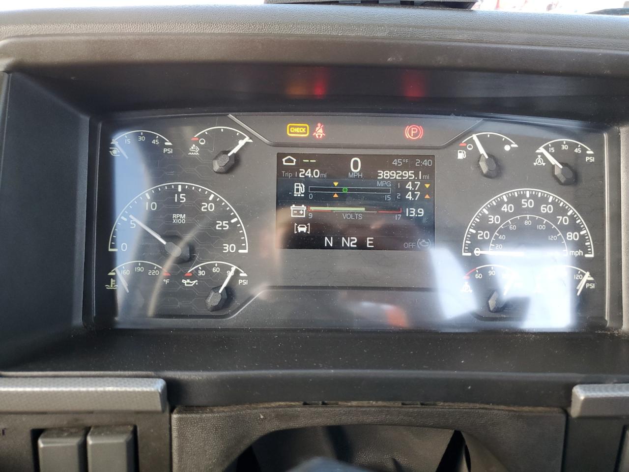 2019 VOLVO Vnr VIN 4V4WC9EG6KN217252 photo 8