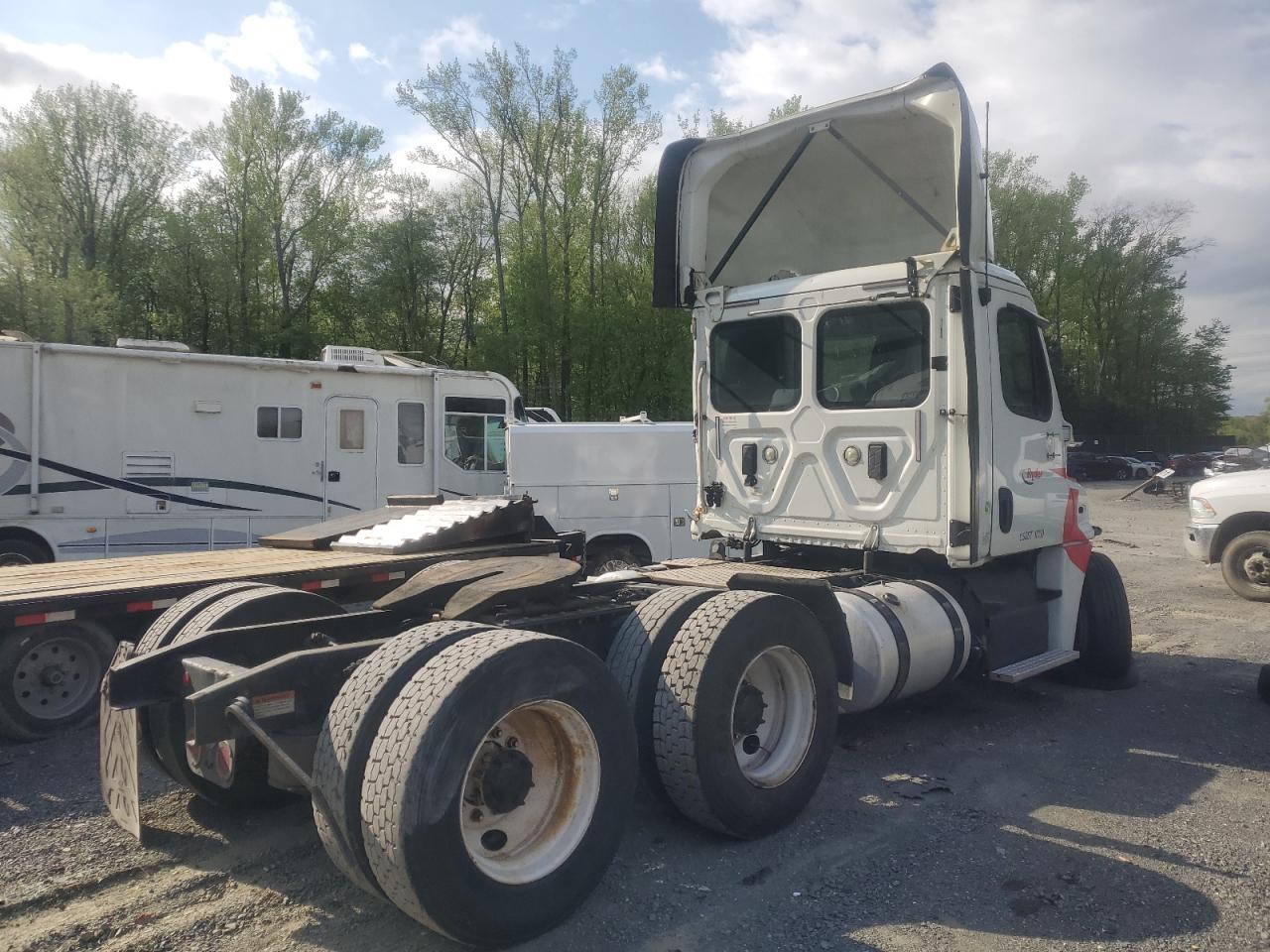 2017 FREIGHTLINER CASCADIA 125 VIN 3AKJGEDR1HSJB3173 photo 4