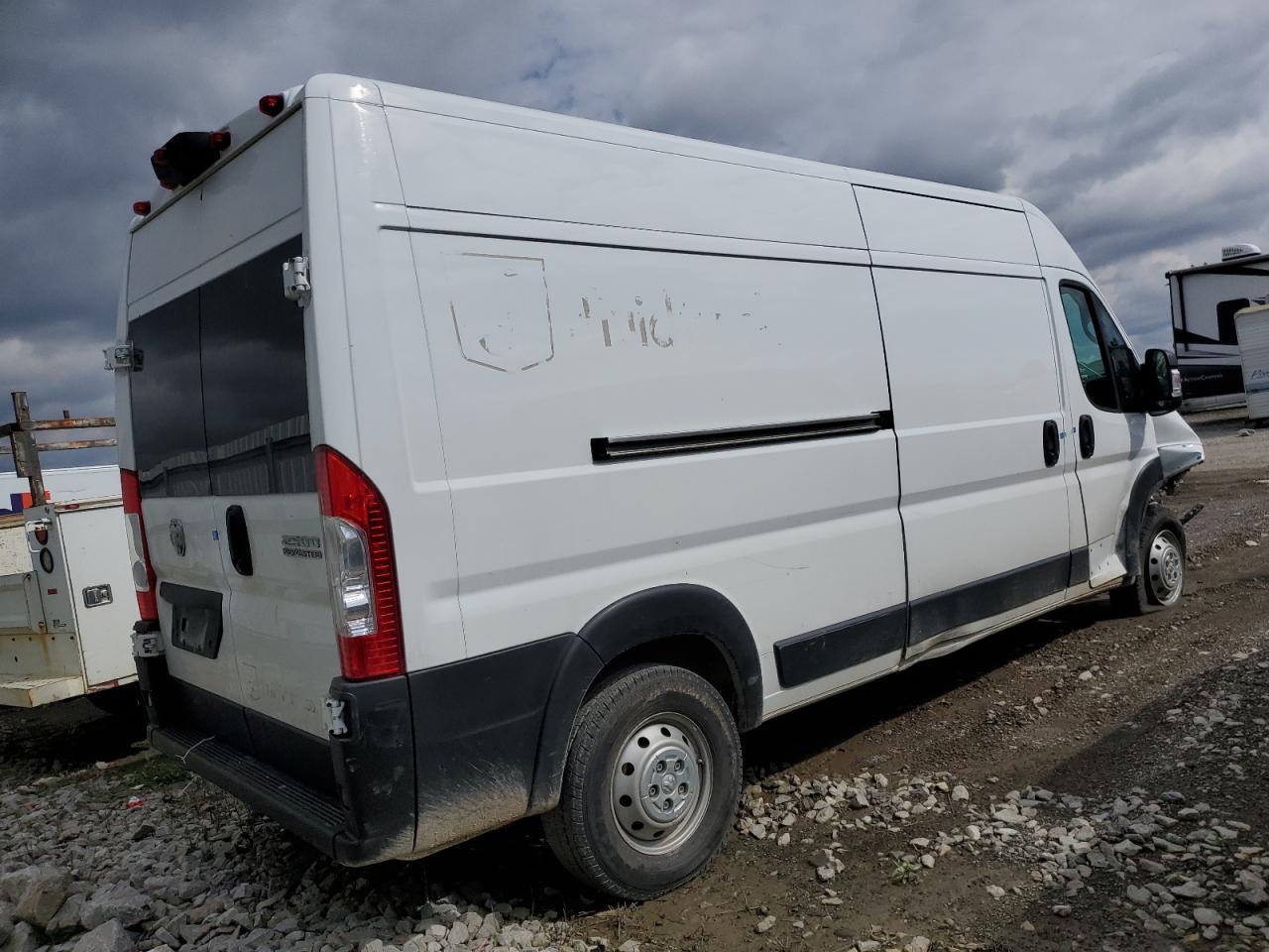 2023 RAM Promaster 2500 VIN 3C6LRVDG2PE518921 photo 3