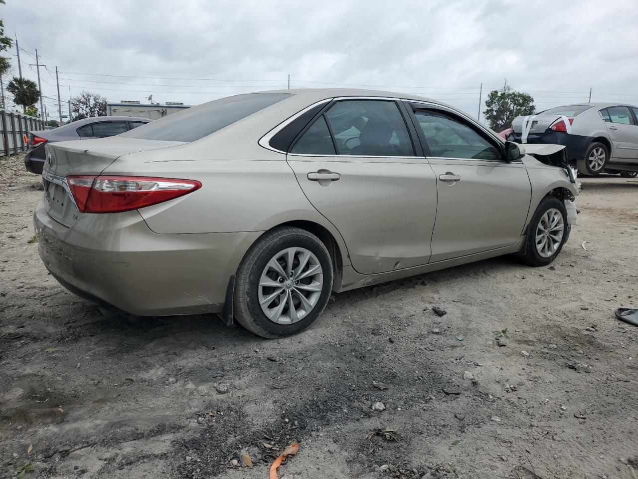2016 TOYOTA Camry VIN 4T1BF1FK9GU117080 photo 3