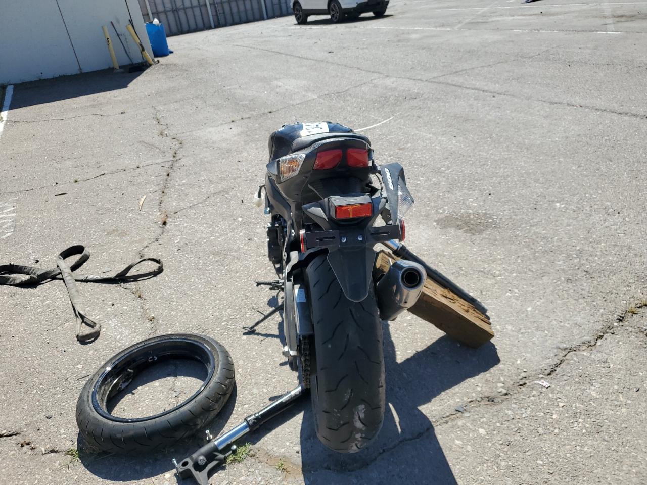 2024 SUZUKI Gsxr600 VIN JS1GN7FA1R7100583 photo 4