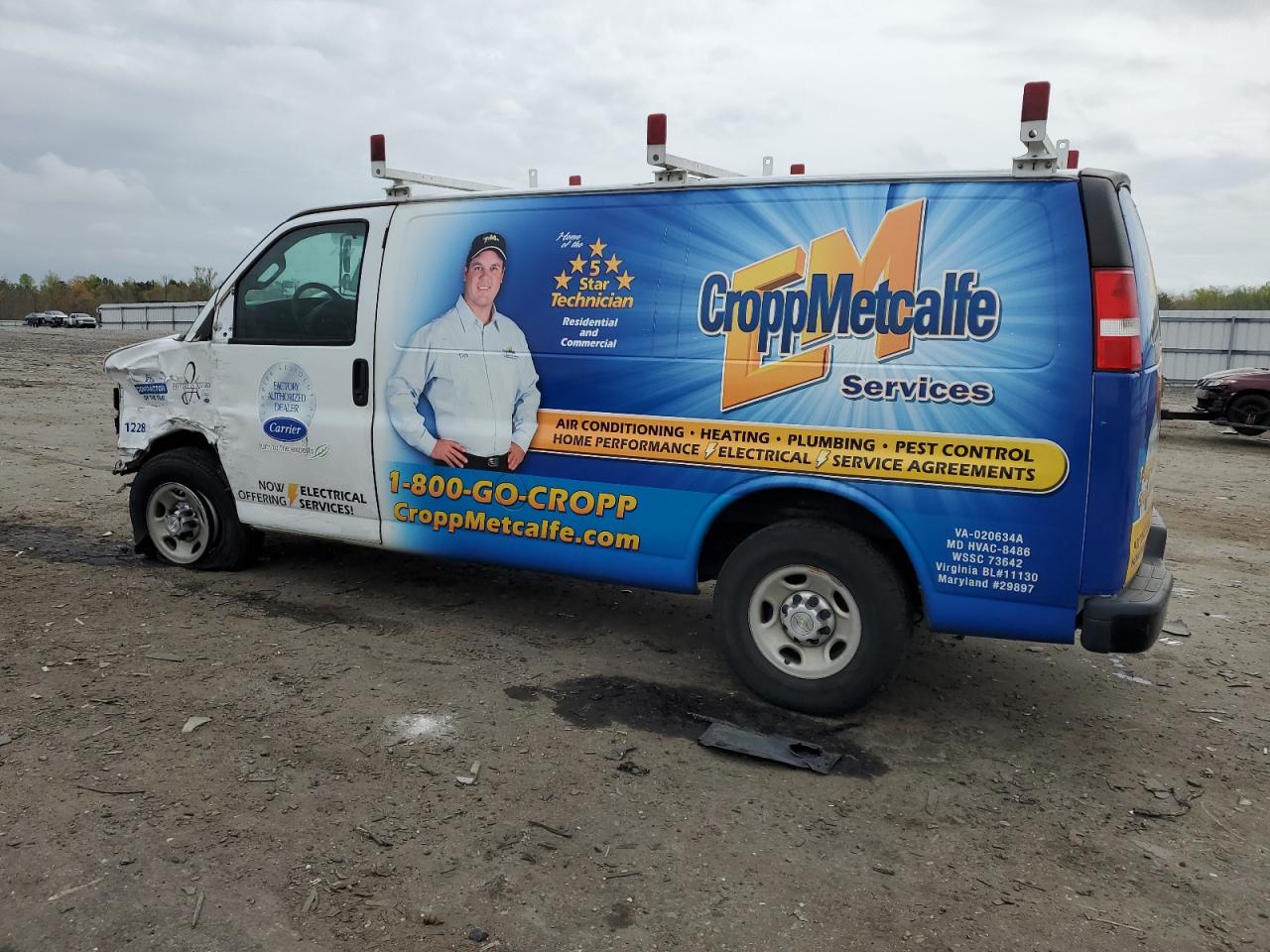 2017 CHEVROLET Express 2500 VIN 1GCWGAFF3H1325660 photo 2