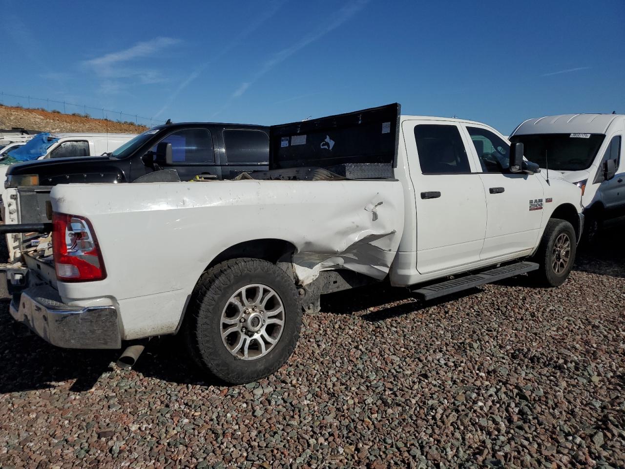 2015 RAM 2500 VIN 3C6UR4HJ4FG642969 photo 3